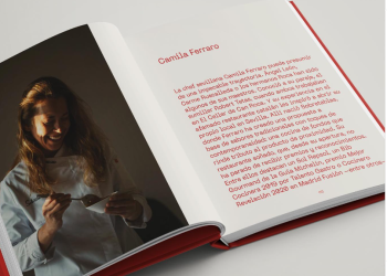 Unas páginas interiores del libro 'JEFAS'.