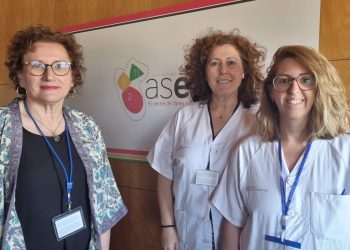 De izquierda a derecha. Las subdirectoras de gestión, Antònia Costa, de enfermería de Atención Primaria Ana Mª Jiménez y de enfermería de Atención hospitalaria, Rocío Barrios.