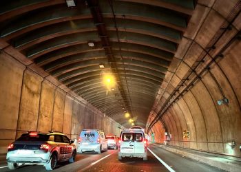 Túnel de Sant Rafel atascado esta mañana. Foto Noudiari