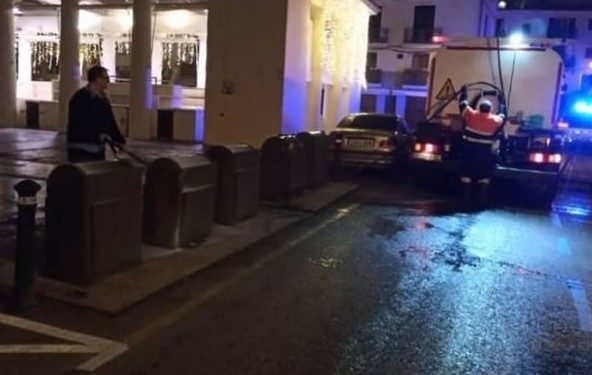 Intervención de la empresa del servicio de limpieza. Foto: Policía Local de Ibiza