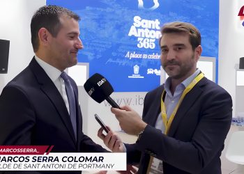 Un momento de la entrevista a Marcos Serra por parte de Javier Negre en una imagen facilitada por el PSOE.