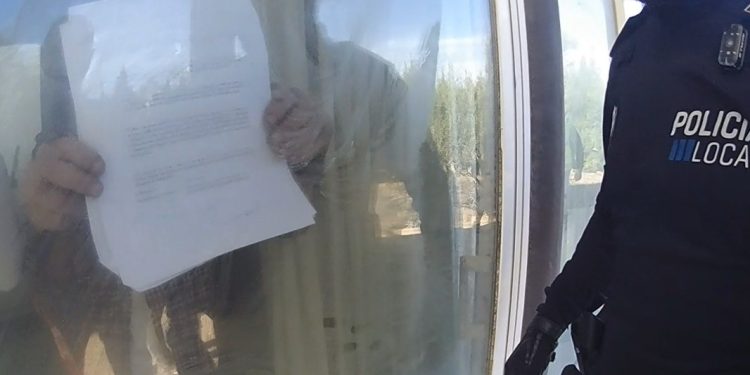 Imagen de la intervención compartida por los agentes en sus redes sociales. Foto: Policía Local de Sant Josep