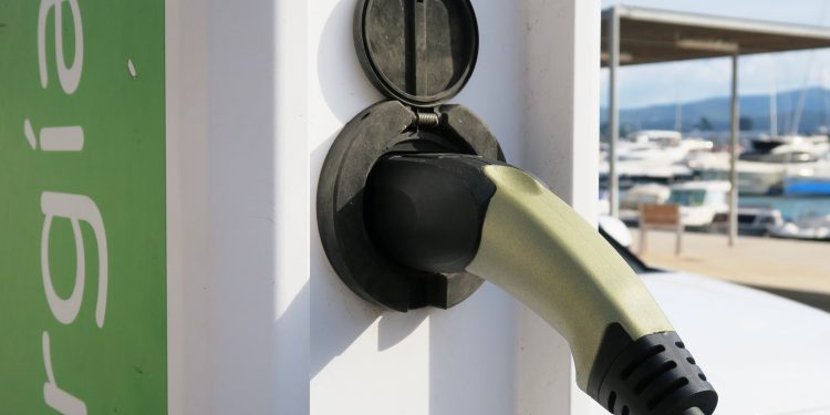 Imagen de archivo de un punto de recarga de vehículos eléctricos.