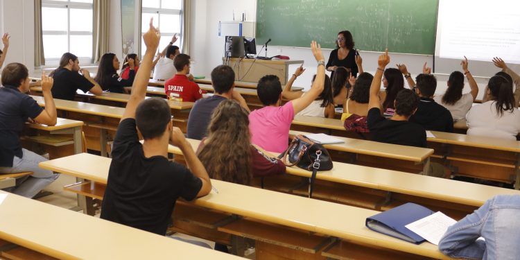 Un aula durante una clase en una imagen de archivo. Flickr