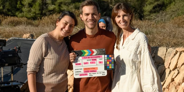 Carmen Vidal, Mar Clotet y Ana Vide posan en un momento del rodaje. Créditos de las fotos: Virginia M. Chico