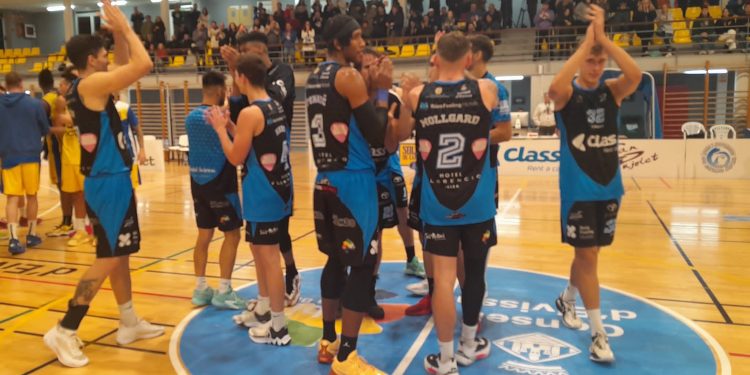 Imagen de los jugadores en un partido. Foto: CB Sant Antoni