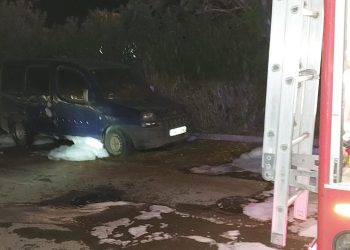 El coche afectado, en una imagen de los Bombers d'Eivissa