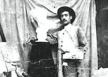 Eveli Torent, retrato fotográfico de la colección del Museu de Badalona. Josep M. Cuyàs i Tolosa. Viquipèdia.