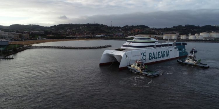 Fast ferry Margarita Salas. Foto: Baleària