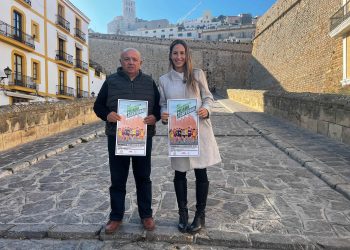 Toni Roig, aa la izquierda, en la presentación de la Pujada a Dalt Vila de hace año y medo
