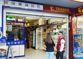 Despacho receptor que ha vendido al menos un quinto premio. Foto Noudiari