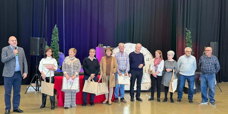 El president del Consell amb els treballadors jubilats. Foto: Consell d'Eivissa
