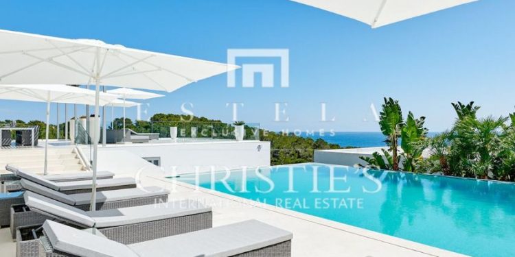 Una vivienda de súper lujo en Santa Eulària del portal Idealista.