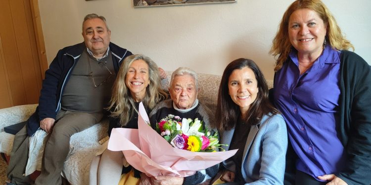 Homenaje a la centenaria de Santa Eulària Catalina Torres Roig.