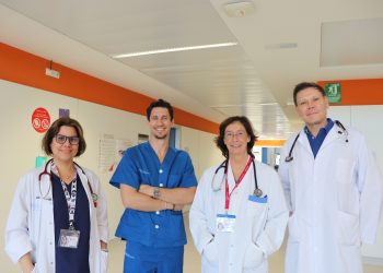De izquierda a derecha, la doctora Marlenis Pérez, el doctor Gianfranco Martinis, la responsable del servicio, doctora Magdalena Memoli y uno de los recientes fichajes, el doctor Sergio E. Veloso. FOTO: Área de Salud.
