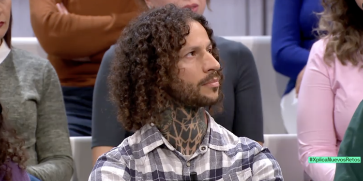 Benji Moreno, bombero del aeropuerto de Ibiza que vive en una autocaravana en sa Joveria.