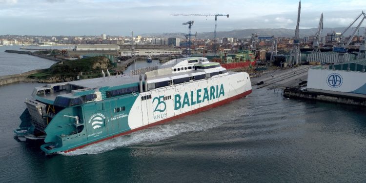 Botadura del nuevo 'fast ferry' Margarita Salas. Foto: Baleària