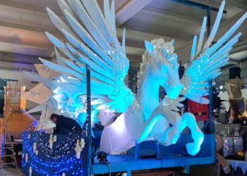 Detalle de una de las carrozas de la cabalgata de Ibiza 2024.