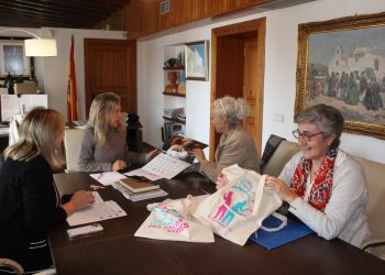 Un momento de la reunión celebrada hoy. Foto: Ayuntamiento de Santa Eulària