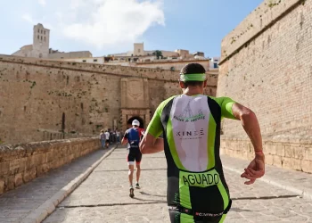 Una edición anterior del Ibiza Half Triatlon.
