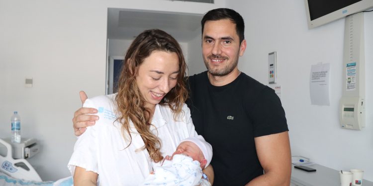 Kala, primer bebé del año nacido en Ibiza y Formentera en 2024.