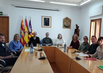 Reunión entre bomberos, Consell y sindicatos.