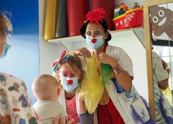 Actividad de Sonrisa Médica en el hospital Can Misses. Foto: Sonrisa Médica