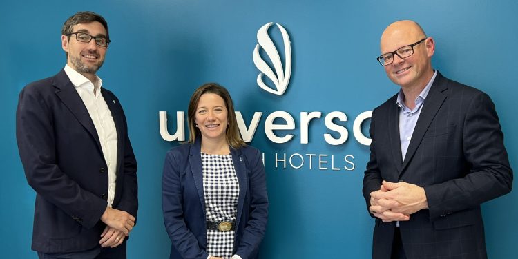 En el centro de la imagen, la responsable de Universal Beach Hotels, Mirtha Erhart-Zimmerli, y, a la derecha de la imagen, Antoni Riera, director técnico de Impulsa Balears.