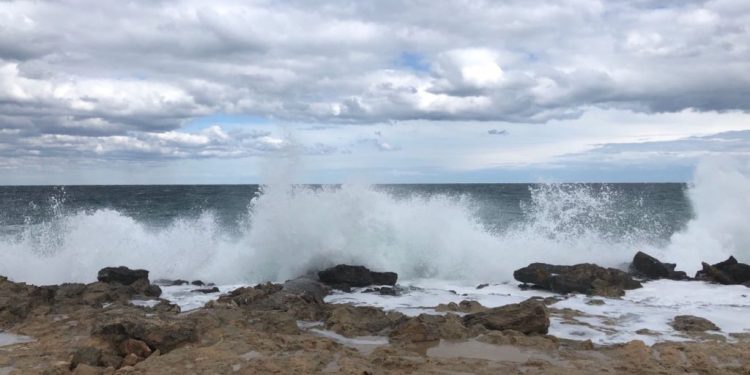 Viento y oleaje en la costa de Ibiza, en una imagen de archivo.