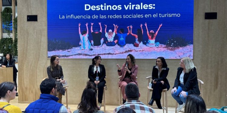 Imagen de la mesa redonda. Foto: Baleària