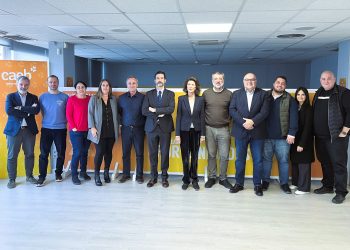 Imagen tras la firma del convenio UBES.