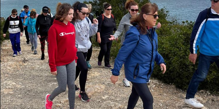 Una de las caminatas solidarias de IFCC: