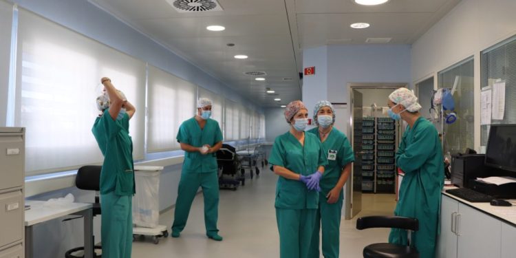 Imagen de archivo de personal sanitario.