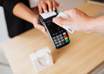 Imagen de archivo de un pago con tarjeta. Foto Pexels