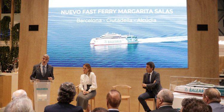 Adolfo Utor, Marga Prohens y Carlos Mazón, durante la presentación. Foto: Baleària