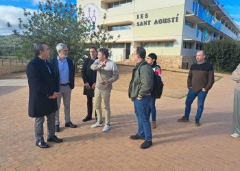 Visita de Antoni Vera al IES Sant Agustí. Foto: Govern balear