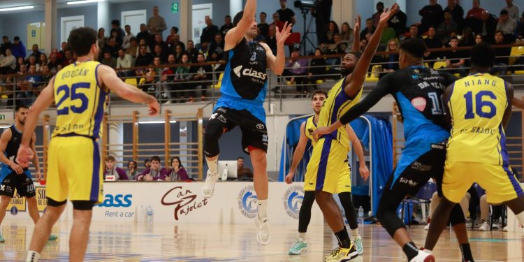 Imagen de un partido del CB Sant Antoni. Foto: CB Sant Antoni