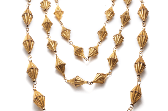 Collar ibicenco que forma parte de la exposición. Foto crédito Juan Carlos de Marcos cedida a Noudiari por el Museo del Traje.