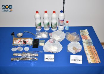 Droga, dinero y materiales intervenidos durante la operación. Foto Policía Nacional de Ibiza