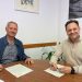 Francesc Ribas i Llorenç Córdoba, durant la signatura del conveni. Foto: Consell Insular de Formentera