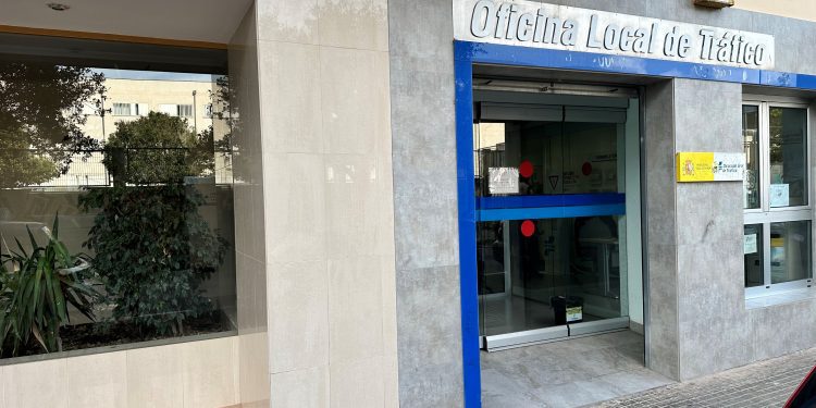 Oficina de la Dirección General de Tráfico, DGT, en Ibiza, una de las que tiene problemas de personal persistentes