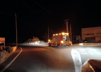Una imagen de la actuación de anoche en Formentera para rescatar a una mujer en su domicilio.
