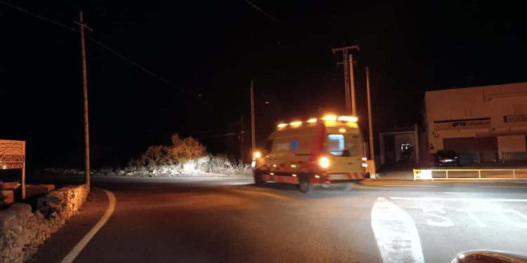 Una imagen de la actuación de anoche en Formentera para rescatar a una mujer en su domicilio.