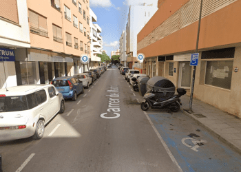 Imagen de la calle Madrid, una de las vías afectadas en algunos tramos por la ampliación de la zona azul. Foto: Google Street View