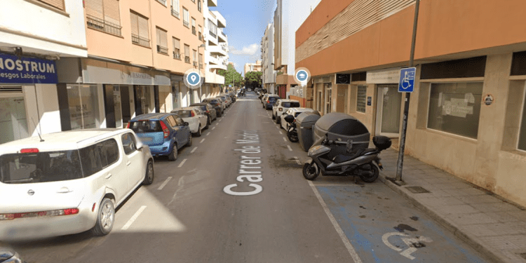 Imagen de la calle Madrid, una de las vías afectadas en algunos tramos por la ampliación de la zona azul. Foto: Google Street View