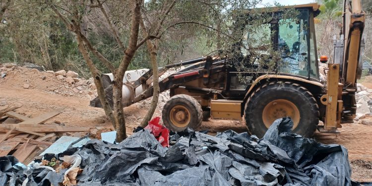 Demolición de una edificación ilegal en Santa Eulària