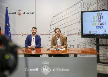 Torres y Llosa, en la presentación.