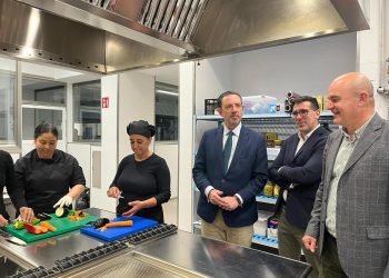 Imagen de la apertura de la Escola d'Hosteleria.