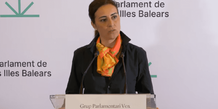 Idoia Ribas, durante una comparecencia. Foto: Parlament balear