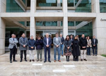 Minuto de silencio en el Consell de Ibiza. Foto: Consell de Ibiza
